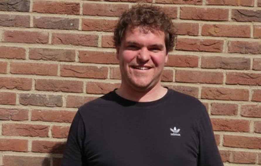 Marinus is coordinerend verpleegkundige, hij was hovenier volgende een opleiding en vertelt hoe het hem nu bevalt in de zorg.